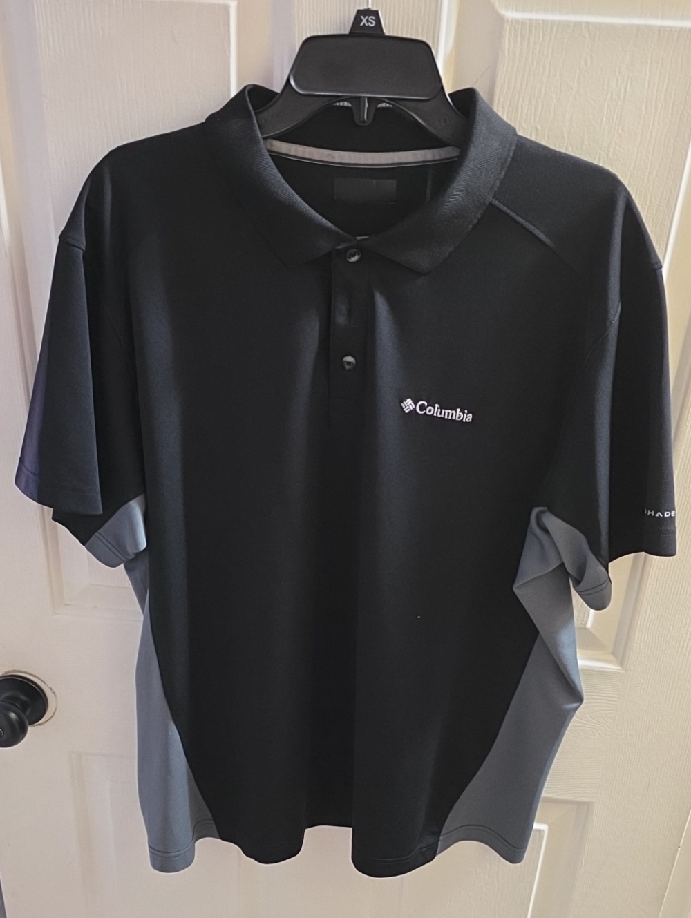 Columbia Men's Black and Gray Performance Polo